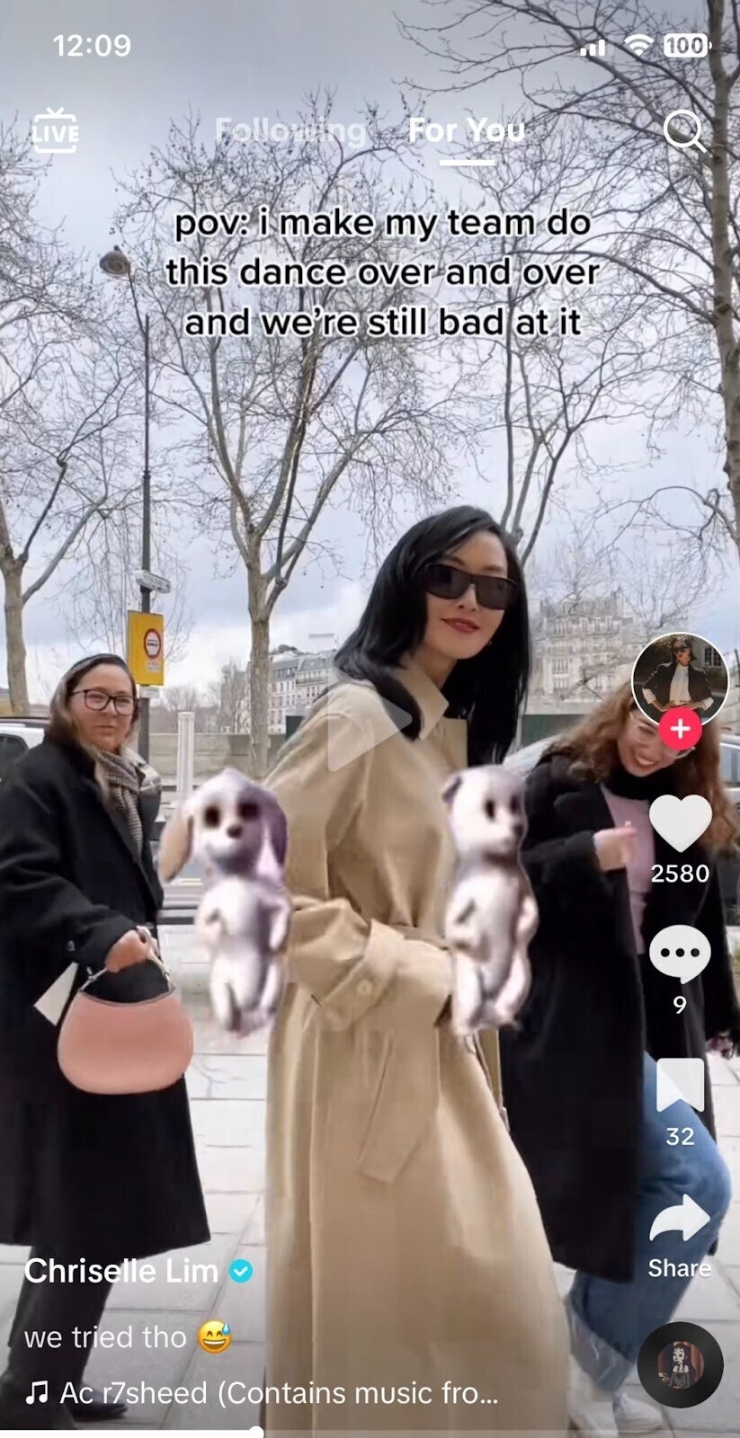 TikTok post de la influencer de moda y directora creativa Chriselle Lim